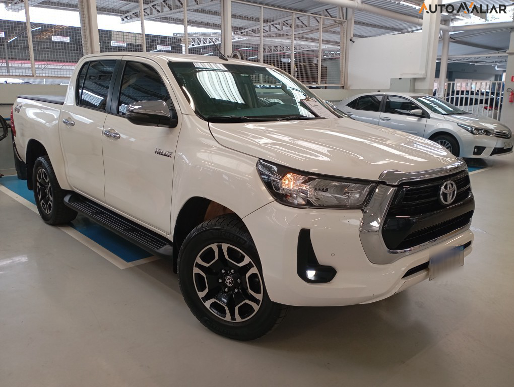 TOYOTA HILUX 2.8 D-4D TURBO DIESEL CD SRV 4X4 AUTOMÁTICO