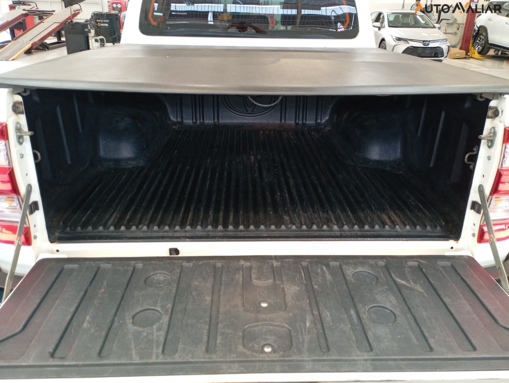 TOYOTA HILUX 2.8 D-4D TURBO DIESEL CD SRV 4X4 AUTOMÁTICO