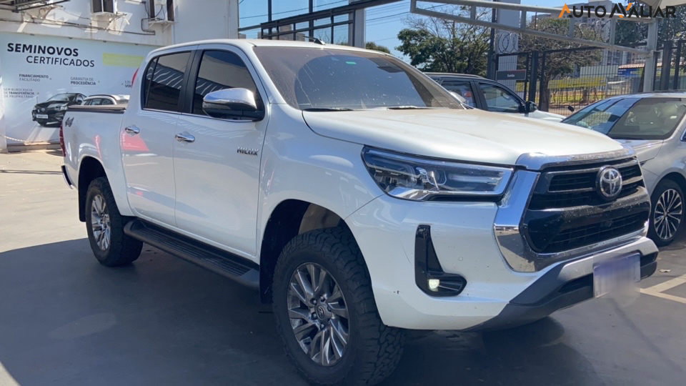 TOYOTA HILUX 2.8 D-4D TURBO DIESEL CD SRX 4X4 AUTOMÁTICO