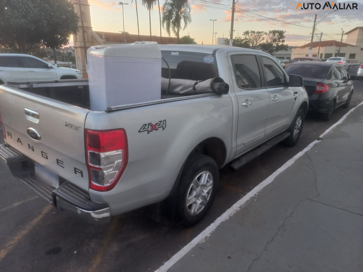 FORD RANGER 3.2 XLT 4X4 CD 20V DIESEL 4P AUTOMATICO