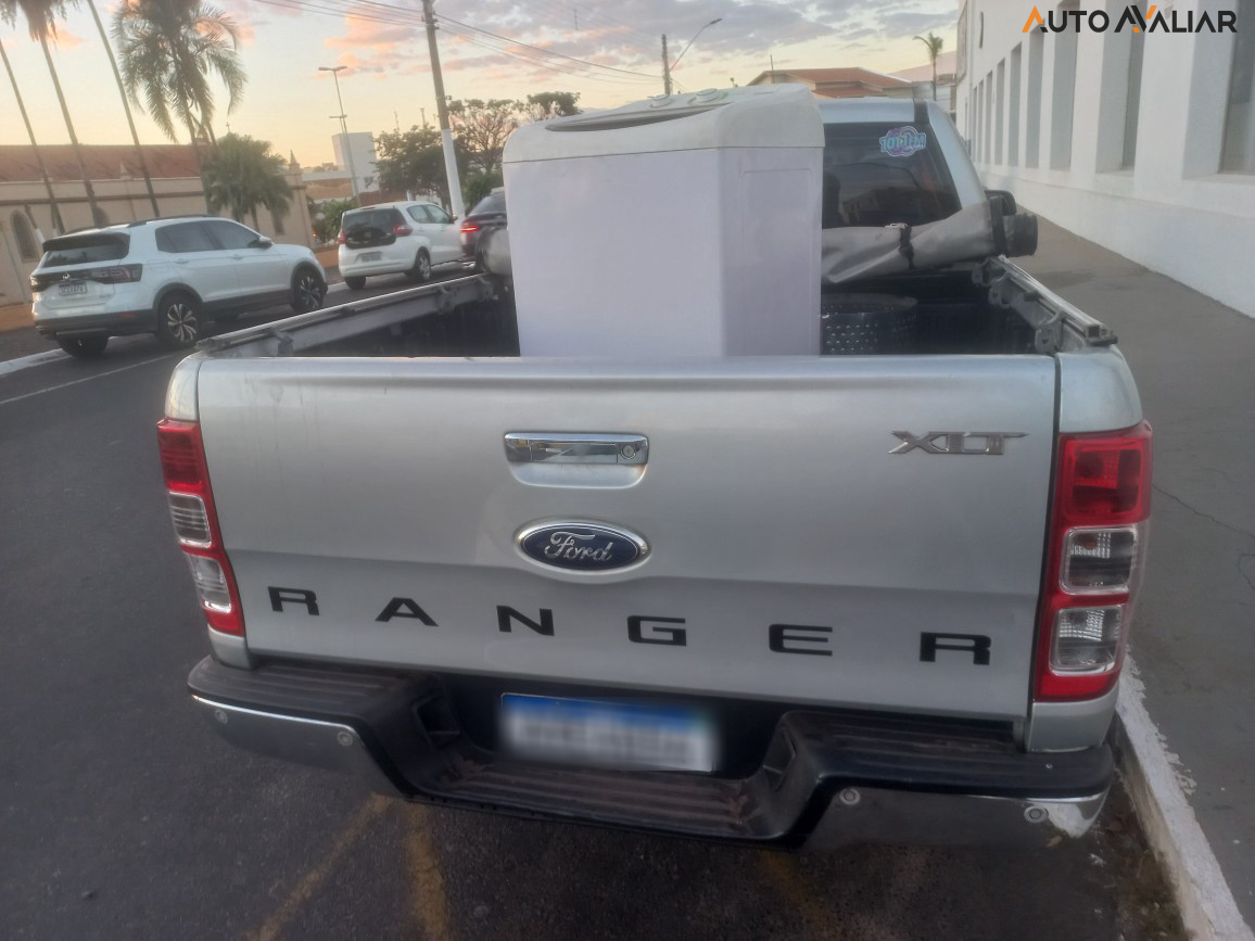 FORD RANGER 3.2 XLT 4X4 CD 20V DIESEL 4P AUTOMATICO
