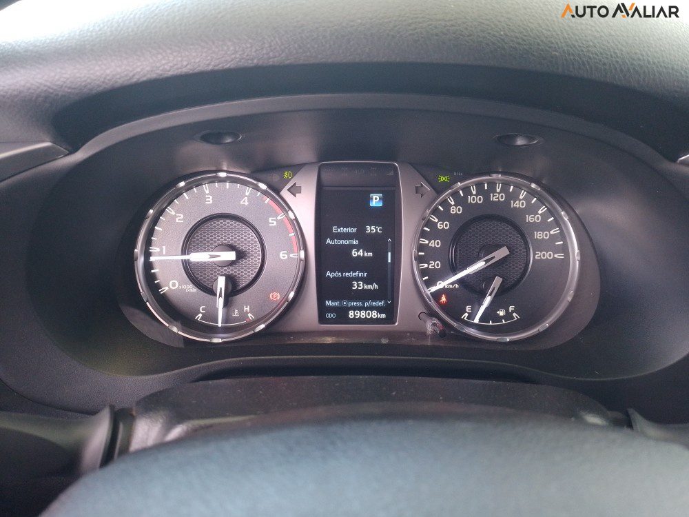 TOYOTA HILUX 2.8 D-4D TURBO DIESEL CD SRX 4X4 AUTOMÁTICO