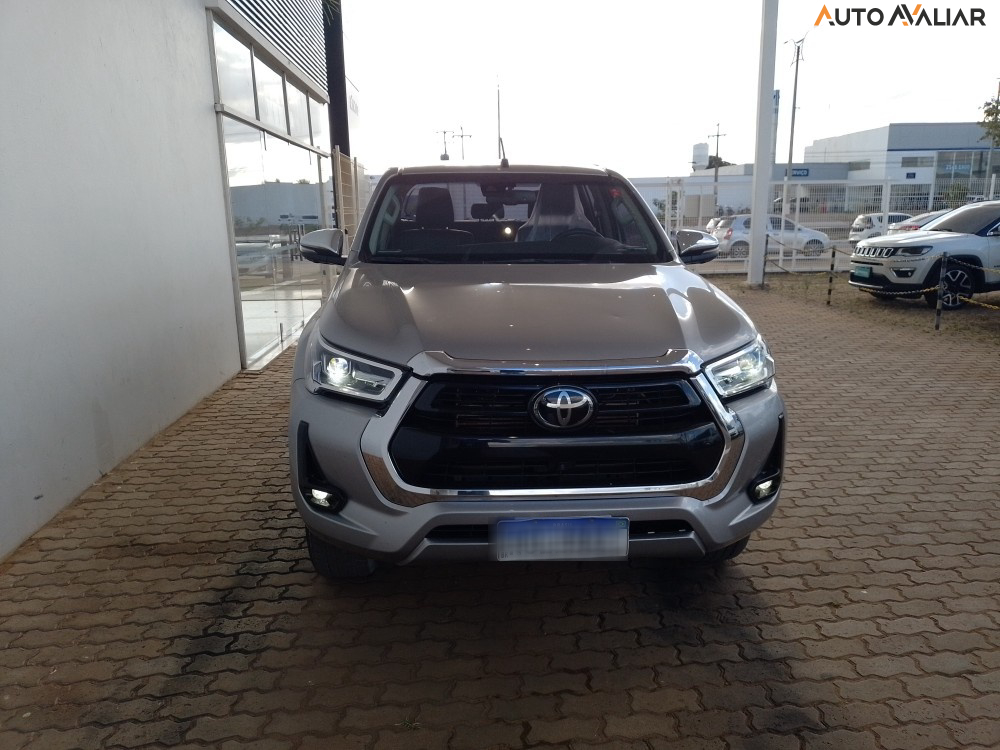 TOYOTA HILUX 2.8 D-4D TURBO DIESEL CD SRX 4X4 AUTOMÁTICO