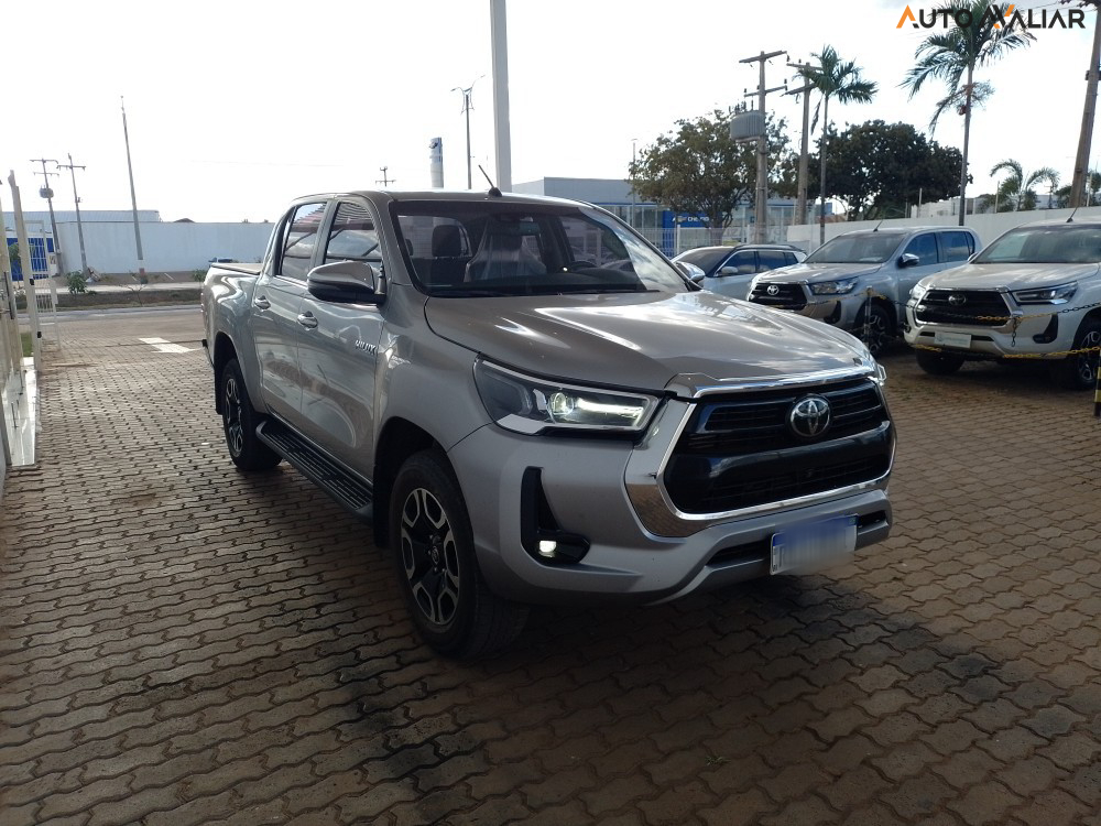 TOYOTA HILUX 2.8 D-4D TURBO DIESEL CD SRX 4X4 AUTOMÁTICO
