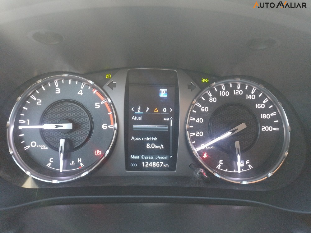 TOYOTA HILUX 2.8 D-4D TURBO DIESEL CD SR 4X4 AUTOMÁTICO