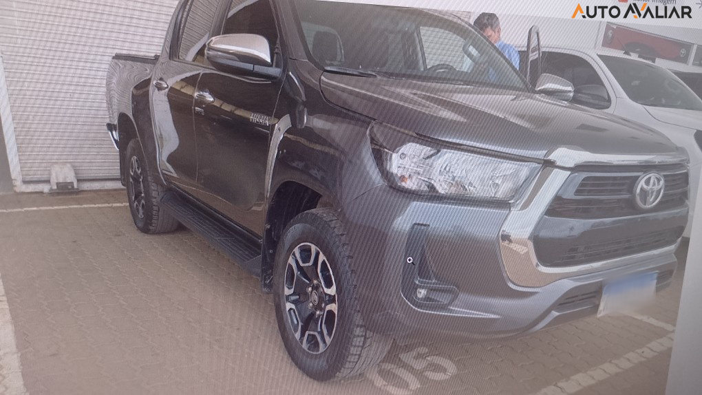 TOYOTA HILUX 2.8 D-4D TURBO DIESEL CD SRV 4X4 AUTOMÁTICO