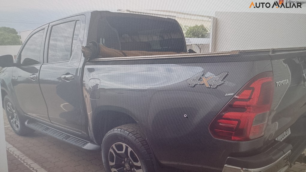 TOYOTA HILUX 2.8 D-4D TURBO DIESEL CD SRV 4X4 AUTOMÁTICO