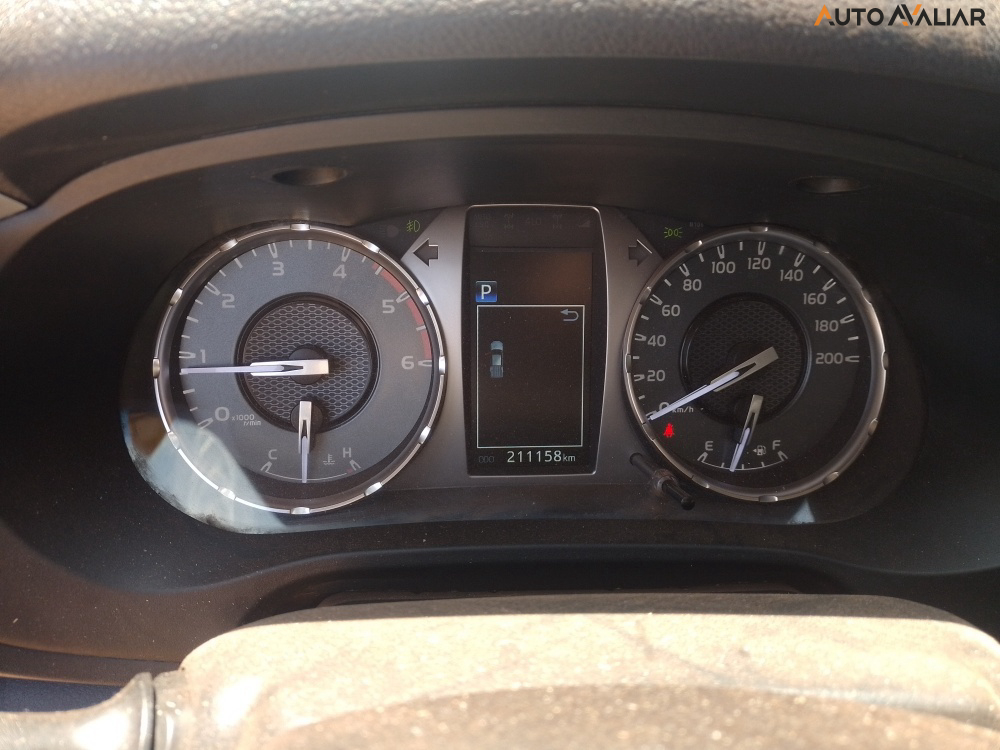 TOYOTA HILUX 2.8 D-4D TURBO DIESEL CD SRV 4X4 AUTOMÁTICO