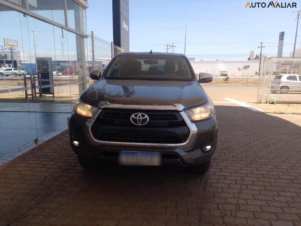 TOYOTA HILUX 2.8 D-4D TURBO DIESEL CD SRV 4X4 AUTOMÁTICO