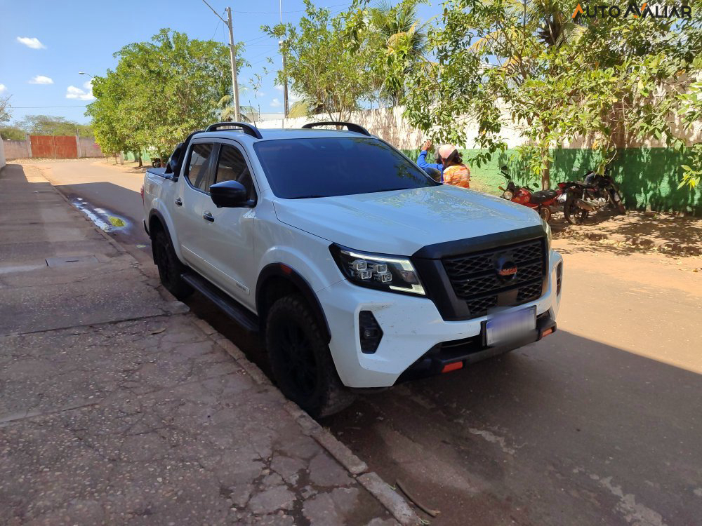 NISSAN FRONTIER 2.3 16V TURBO DIESEL PRO4X CD 4X4 AUTOMÁTICO