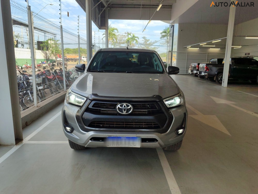 TOYOTA HILUX 2.8 D-4D TURBO DIESEL CD SR 4X4 AUTOMÁTICO
