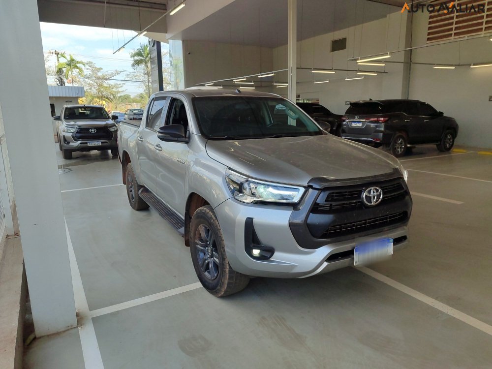 TOYOTA HILUX 2.8 D-4D TURBO DIESEL CD SR 4X4 AUTOMÁTICO