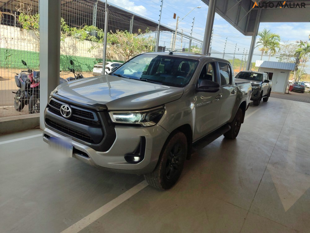 TOYOTA HILUX 2.8 D-4D TURBO DIESEL CD SR 4X4 AUTOMÁTICO