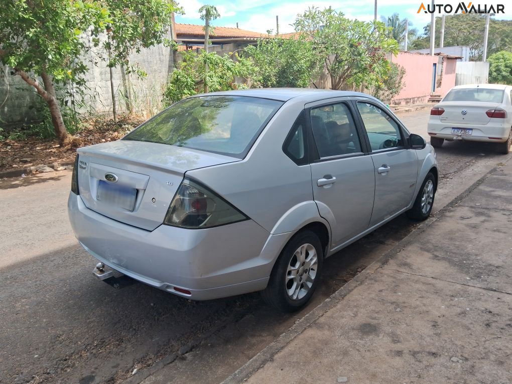 FORD FIESTA 1.6 MPI SEDAN 8V FLEX 4P MANUAL