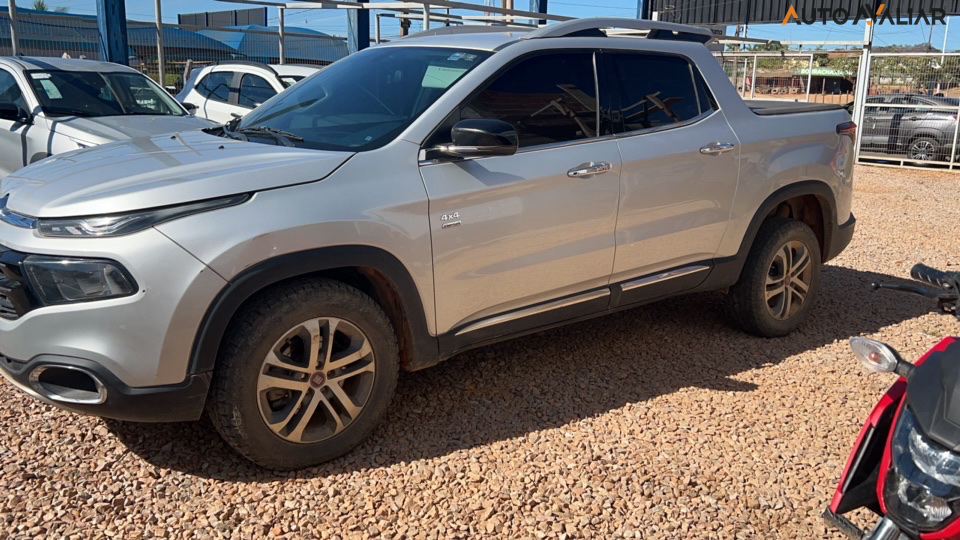 FIAT TORO 2.0 16V TURBO DIESEL VOLCANO 4WD AT9