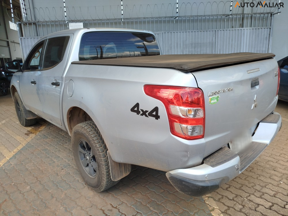 MITSUBISHI L200 2.4 16V TURBO DIESEL SPORT GLX CD 4P 4X4 MANUAL