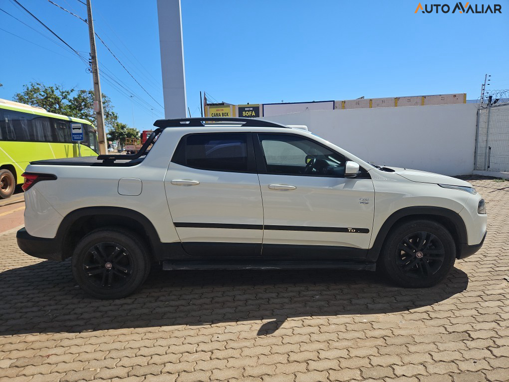 FIAT TORO 2.0 16V TURBO DIESEL FREEDOM MANUAL