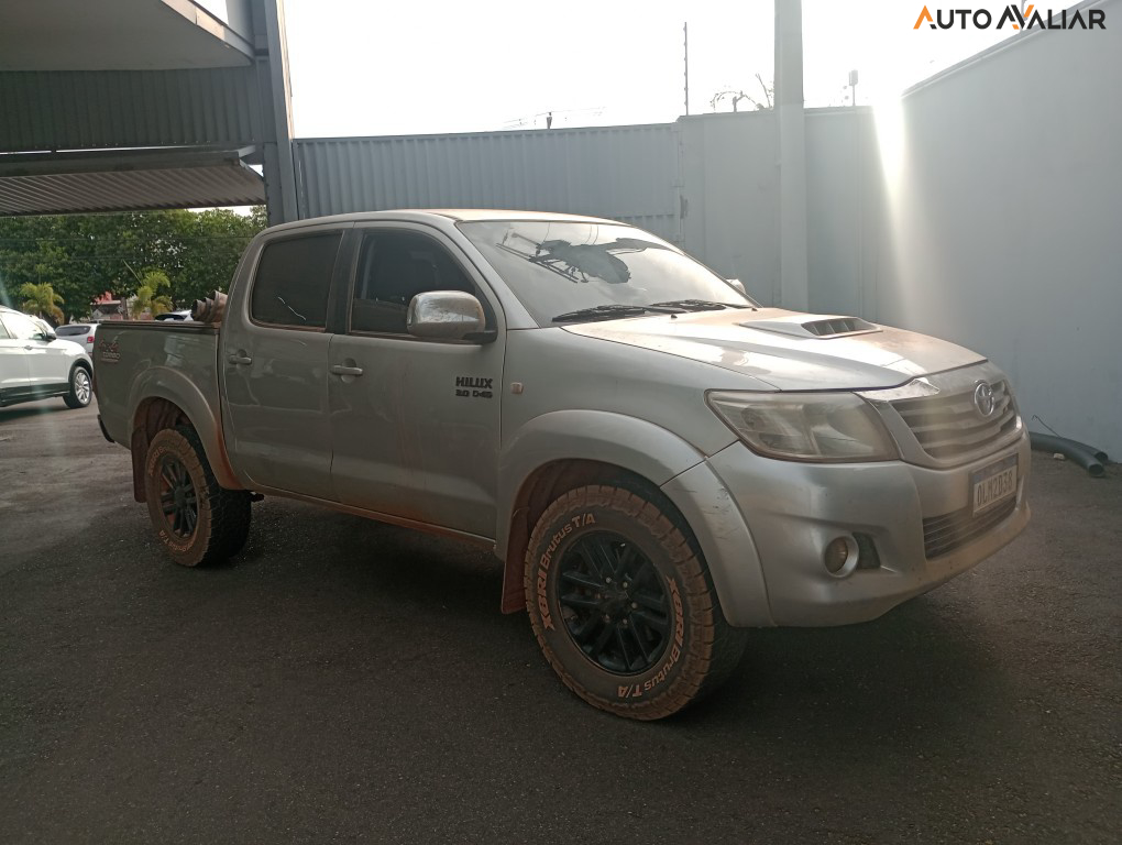 TOYOTA HILUX 3.0 SR 4X4 CD 16V TURBO INTERCOOLER DIESEL 4P AUTOMATICO