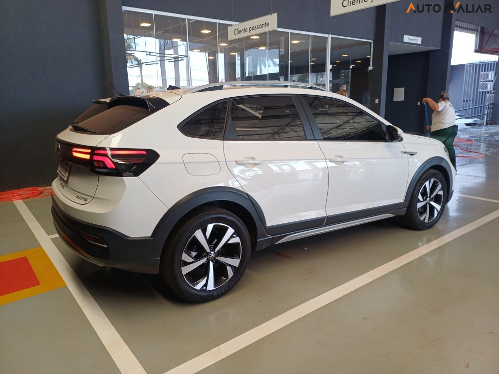 VOLKSWAGEN NIVUS 1.0 200 TSI TOTAL FLEX HIGHLINE AUTOMÁTICO
