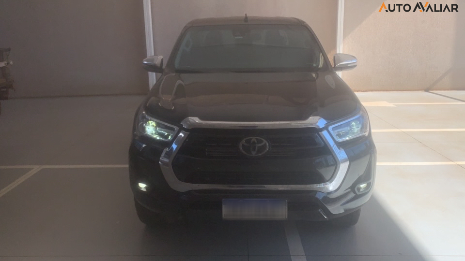 TOYOTA HILUX 2.8 D-4D TURBO DIESEL CD SRX 4X4 AUTOMÁTICO