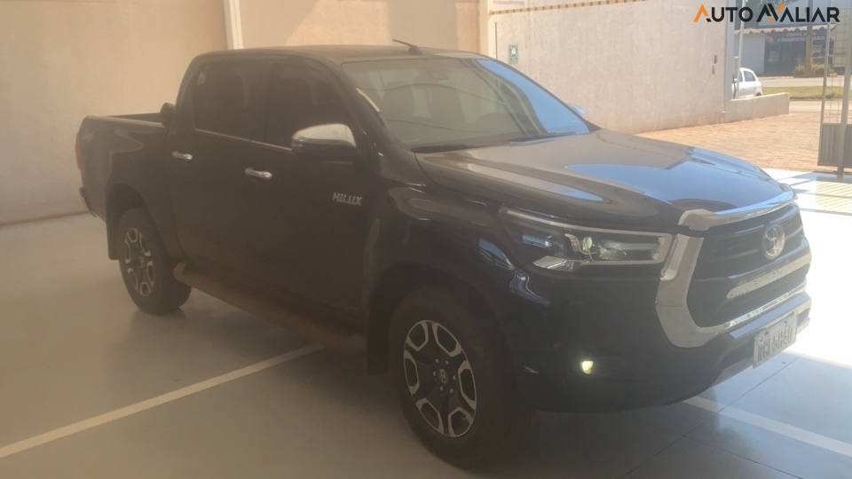 TOYOTA HILUX 2.8 D-4D TURBO DIESEL CD SRX 4X4 AUTOMÁTICO