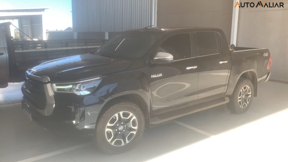 TOYOTA HILUX 2.8 D-4D TURBO DIESEL CD SRX 4X4 AUTOMÁTICO