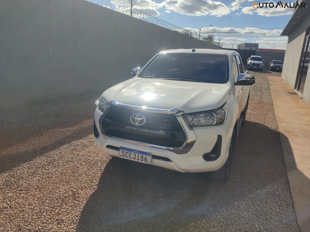 TOYOTA HILUX 2.8 D-4D TURBO DIESEL CD SRV 4X4 AUTOMÁTICO