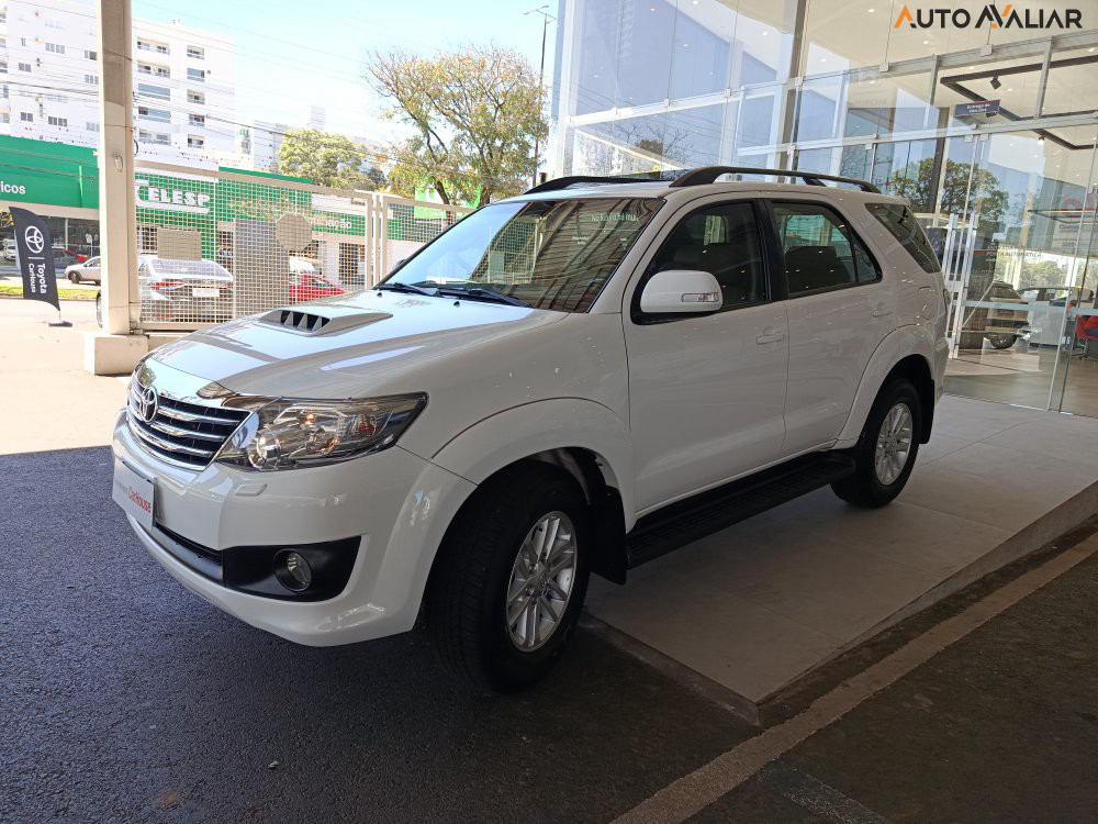 TOYOTA HILUX SW4 3.0 SRV 4X4 16V TURBO INTERCOOLER DIESEL 4P AUTOMATICO