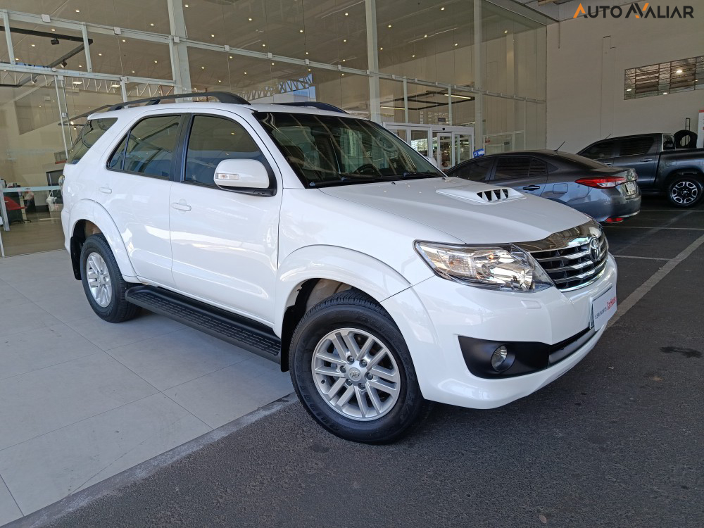 TOYOTA HILUX SW4 3.0 SRV 4X4 16V TURBO INTERCOOLER DIESEL 4P AUTOMATICO
