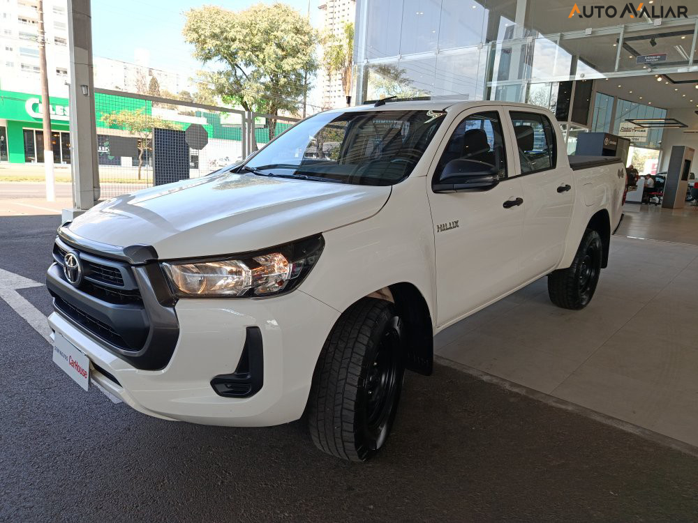 TOYOTA HILUX 2.8 D-4D TURBO DIESEL CD POWER PACK 4X4 MANUAL