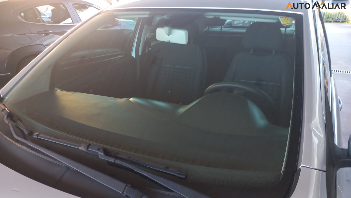 VOLKSWAGEN FOX 1.0 MPI COMFORTLINE 12V FLEX 4P MANUAL