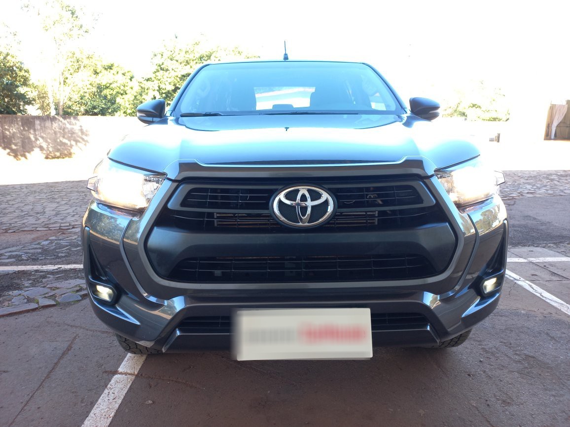 TOYOTA HILUX 2.8 D-4D TURBO DIESEL CD SR 4X4 AUTOMÃTICA
