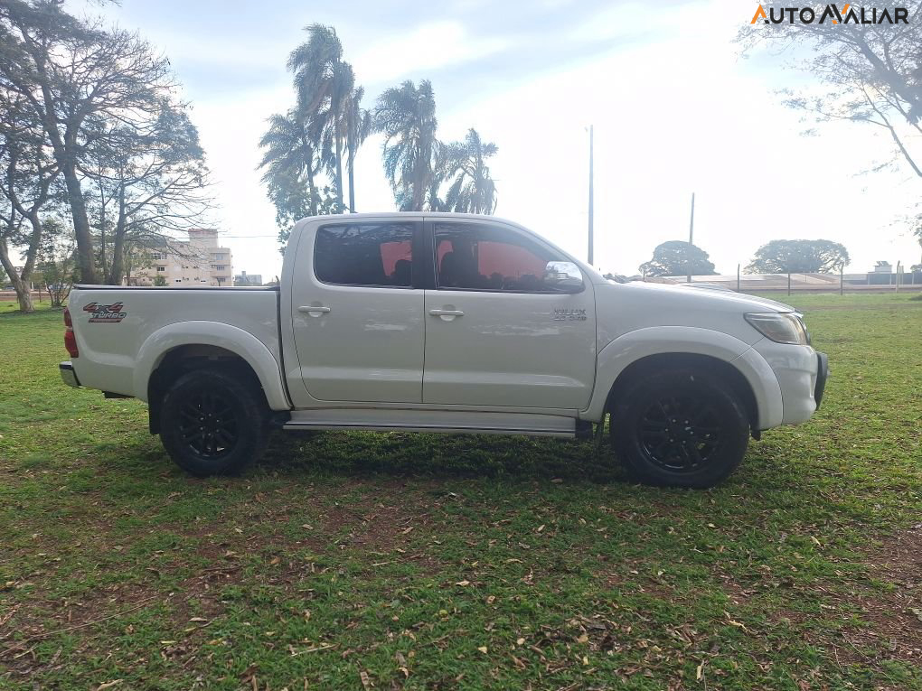 TOYOTA HILUX 3.0 SRV 4X4 CD 16V TURBO INTERCOOLER DIESEL 4P AUTOMATICO