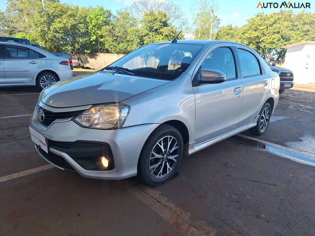 TOYOTA ETIOS 1.5 PLATINUM SEDAN 16V FLEX 4P AUTOMATICO