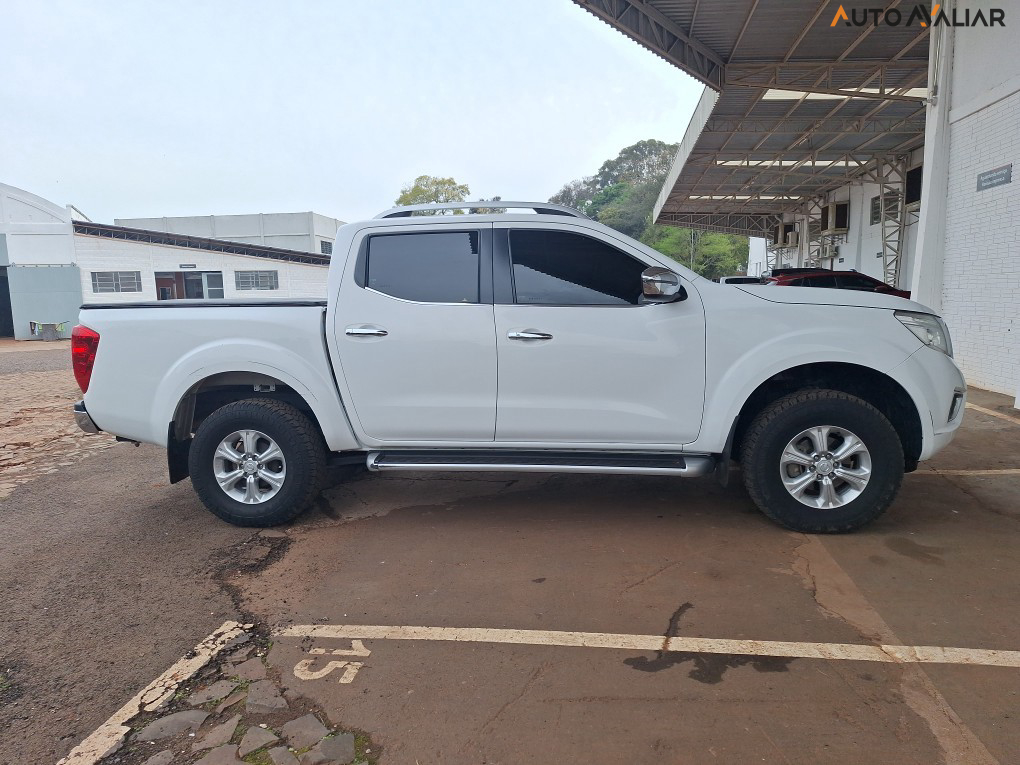 NISSAN FRONTIER 2.3 16V TURBO DIESEL LE CD 4X4 AUTOMATICO