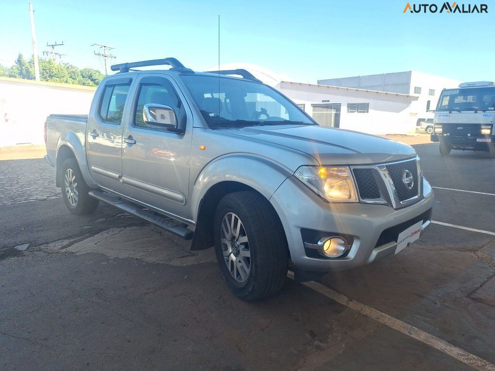 NISSAN FRONTIER 2.5 SL 4X4 CD TURBO ELETRONIC DIESEL 4P AUTOMATICO
