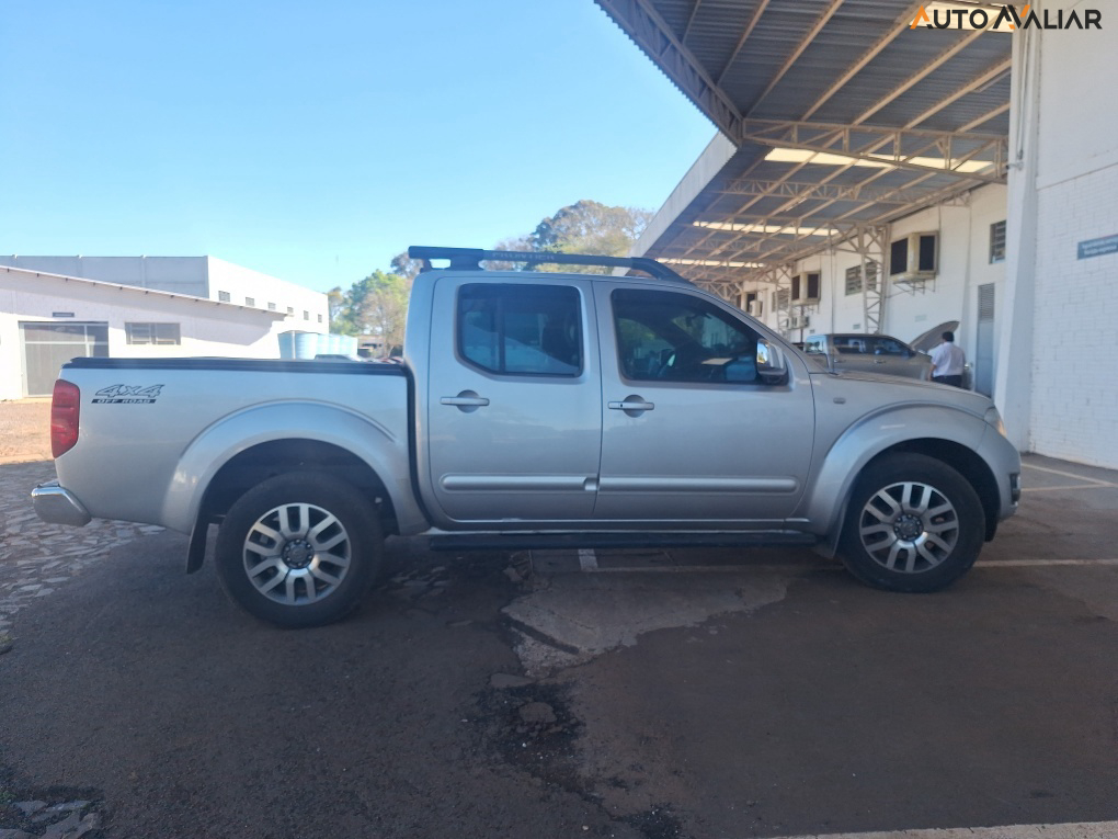 NISSAN FRONTIER 2.5 SL 4X4 CD TURBO ELETRONIC DIESEL 4P AUTOMATICO