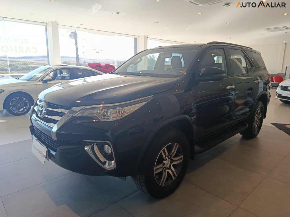 TOYOTA HILUX SW4 2.7 SRV 7 LUGARES 4X2 16V FLEX 4P AUTOMATICO