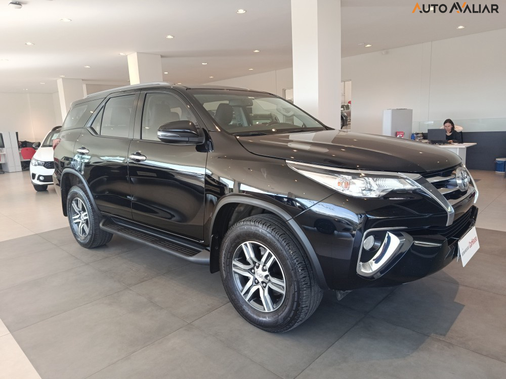 TOYOTA HILUX SW4 2.7 SRV 7 LUGARES 4X2 16V FLEX 4P AUTOMATICO