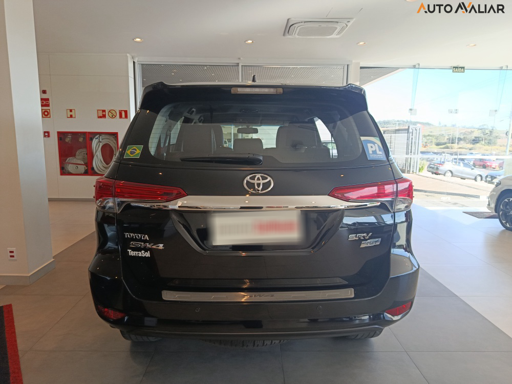 TOYOTA HILUX SW4 2.7 SRV 7 LUGARES 4X2 16V FLEX 4P AUTOMATICO