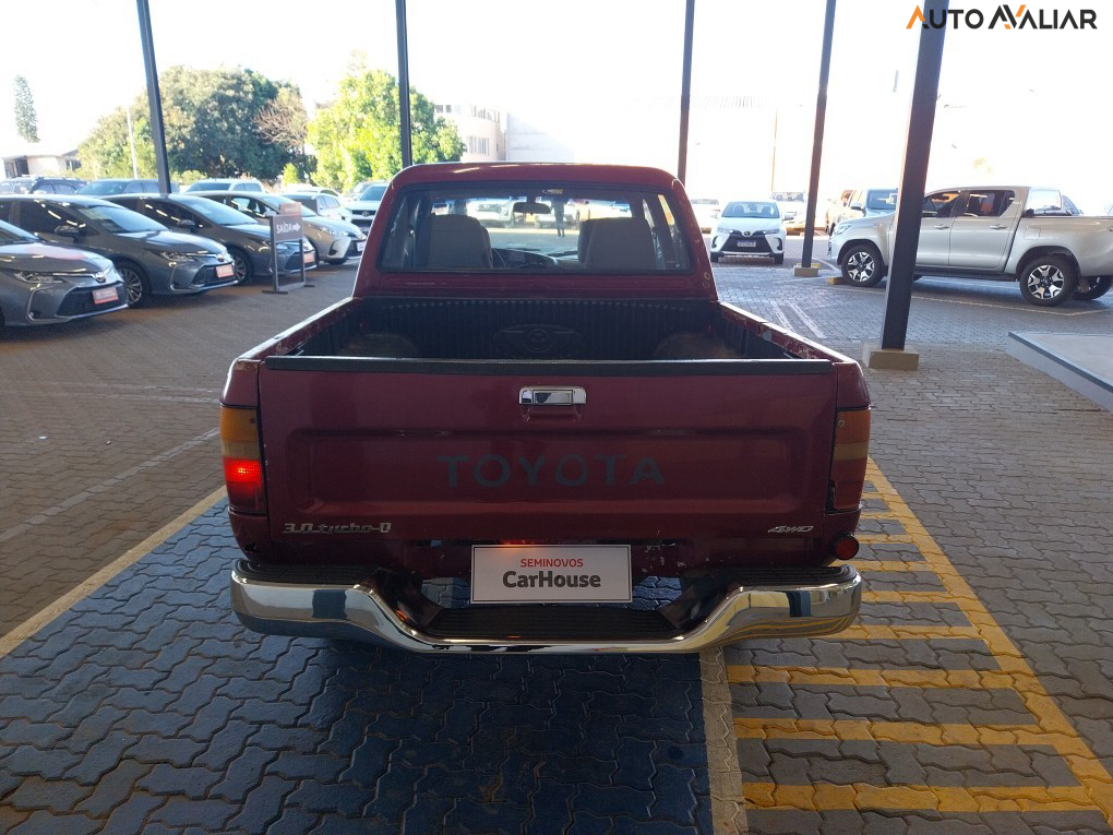 TOYOTA HILUX 3.0 SRV 4X4 CD 16V TURBO DIESEL 4P MANUAL