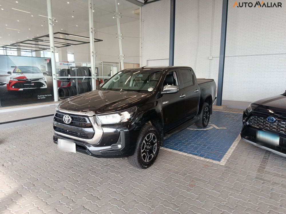 TOYOTA HILUX 2.8 D-4D TURBO DIESEL CD SRV 4X4 AUTOMÁTICO