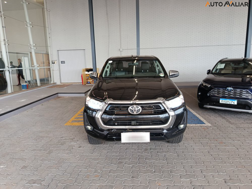 TOYOTA HILUX 2.8 D-4D TURBO DIESEL CD SRV 4X4 AUTOMÁTICO