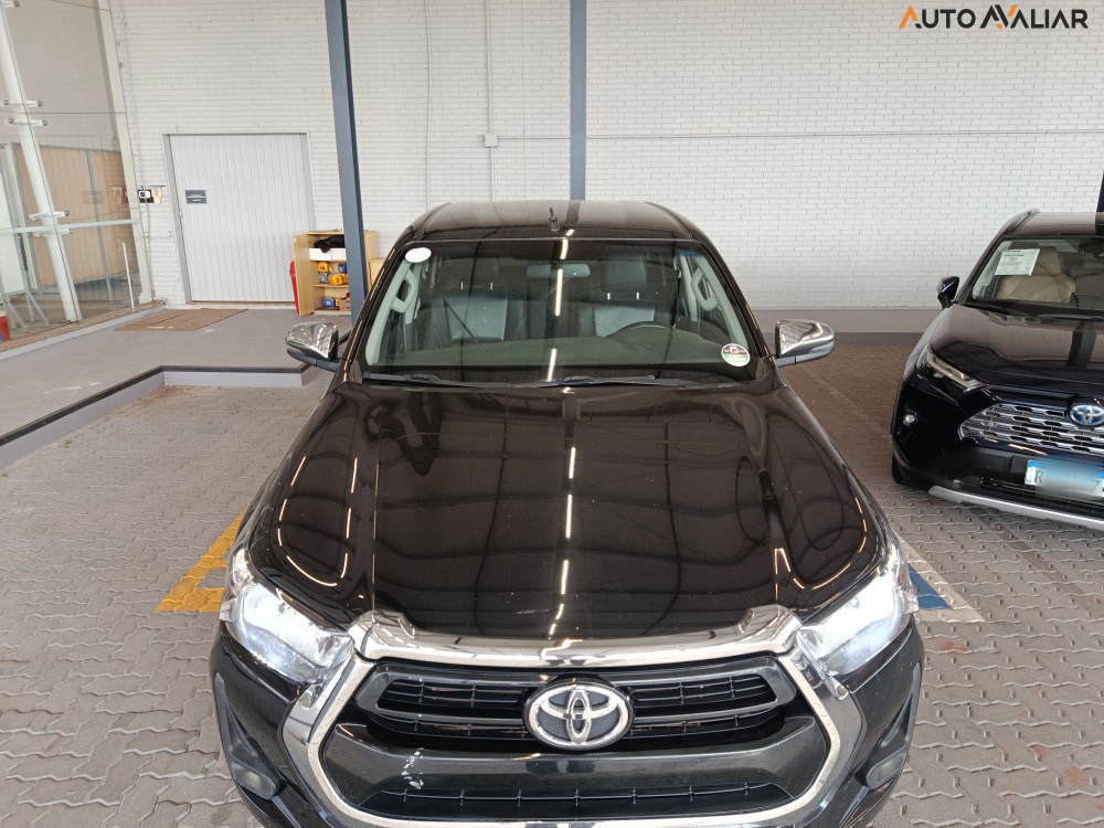 TOYOTA HILUX 2.8 D-4D TURBO DIESEL CD SRV 4X4 AUTOMÁTICO
