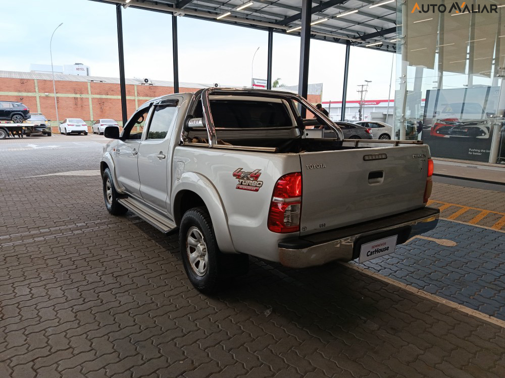 TOYOTA HILUX 3.0 SR 4X4 CD 16V TURBO INTERCOOLER DIESEL 4P AUTOMATICO