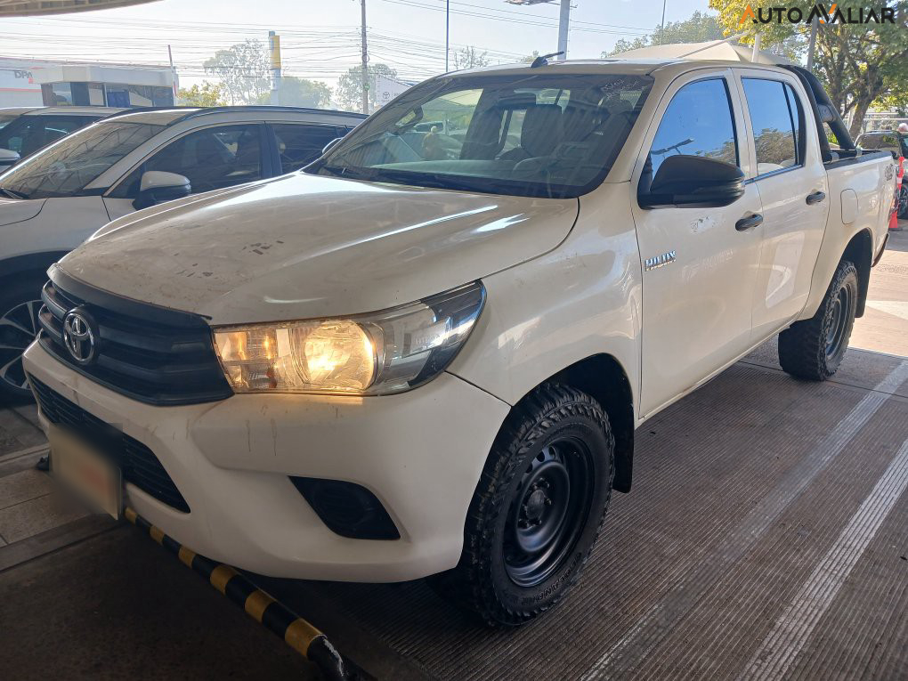 TOYOTA HILUX 2.8 POWER PACK 4X4 CD 16V DIESEL 4P MANUAL