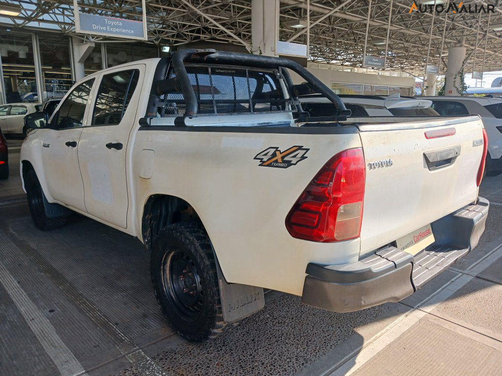 TOYOTA HILUX 2.8 POWER PACK 4X4 CD 16V DIESEL 4P MANUAL