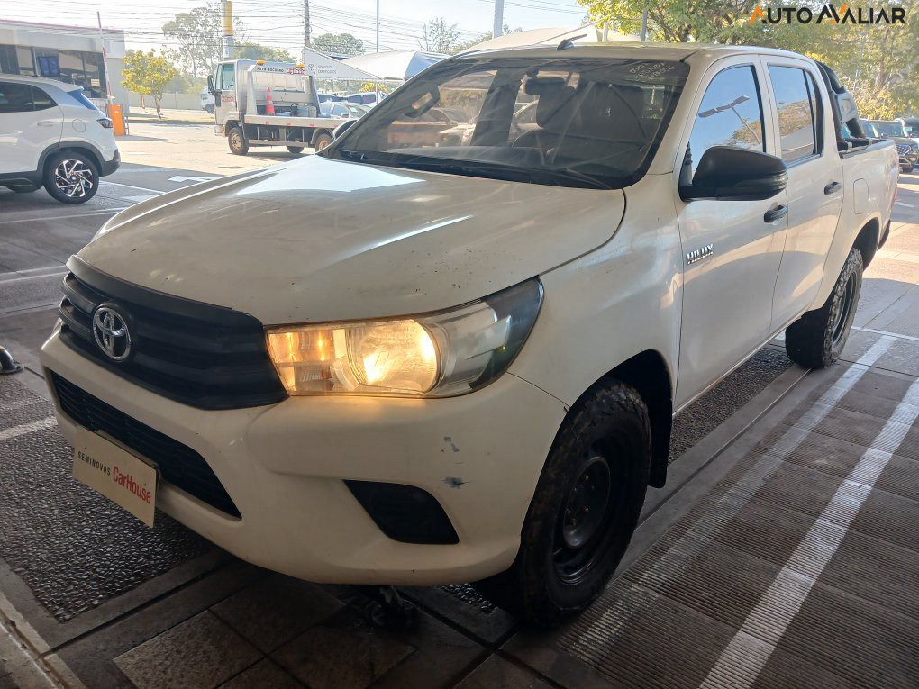 TOYOTA HILUX 2.8 POWER PACK 4X4 CD 16V DIESEL 4P MANUAL