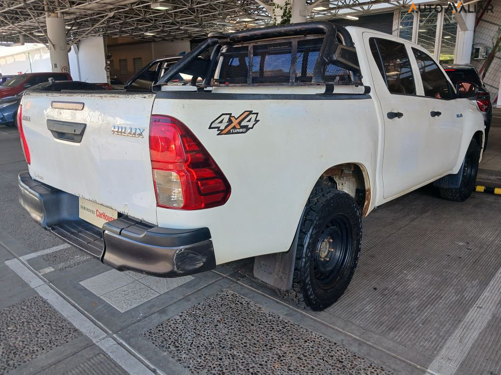 TOYOTA HILUX 2.8 POWER PACK 4X4 CD 16V DIESEL 4P MANUAL