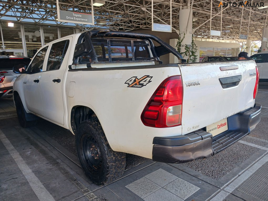 TOYOTA HILUX 2.8 POWER PACK 4X4 CD 16V DIESEL 4P MANUAL